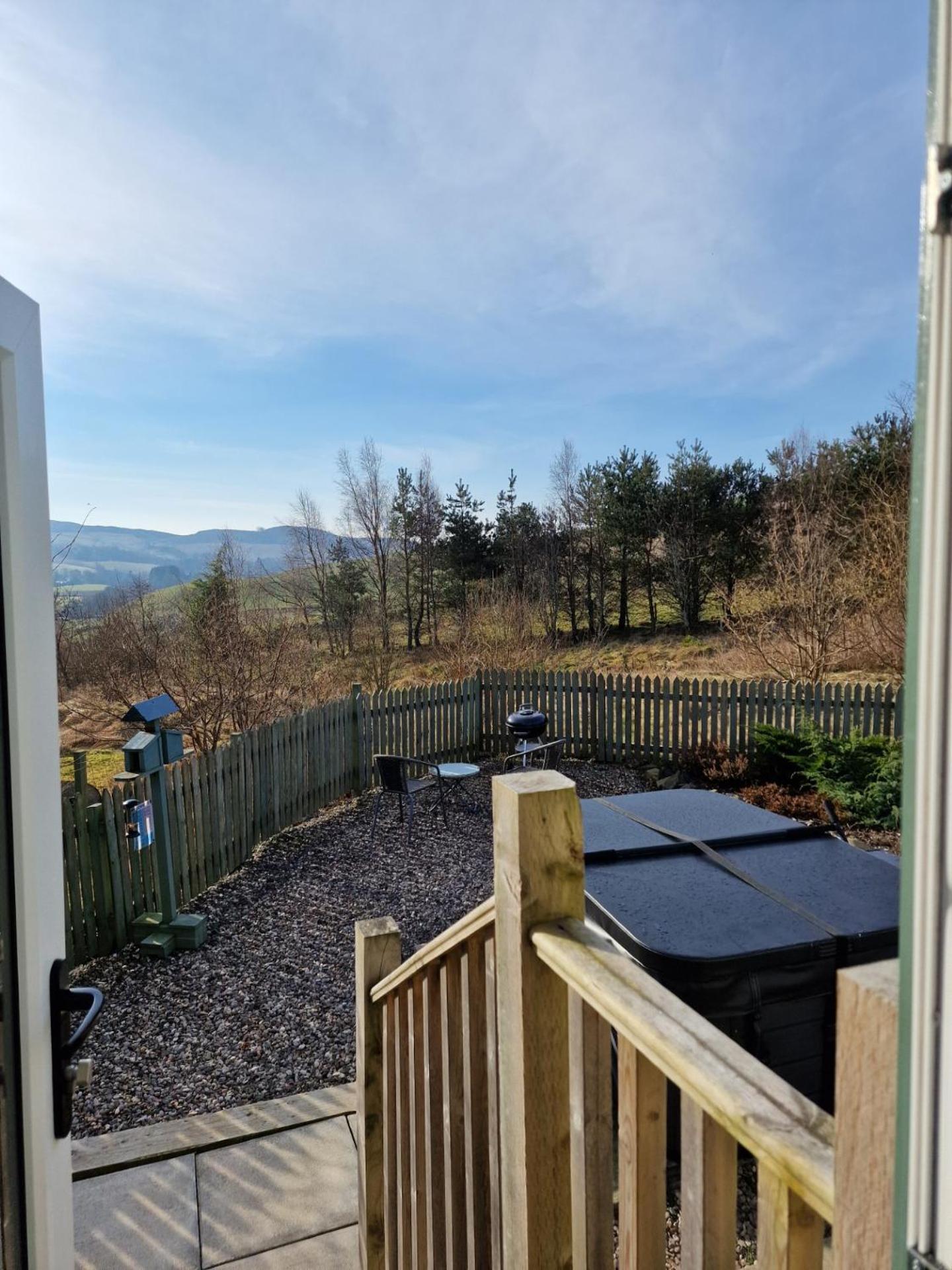 Dalnoid Cottages & Treehouses Nr Glenshee Buitenkant foto