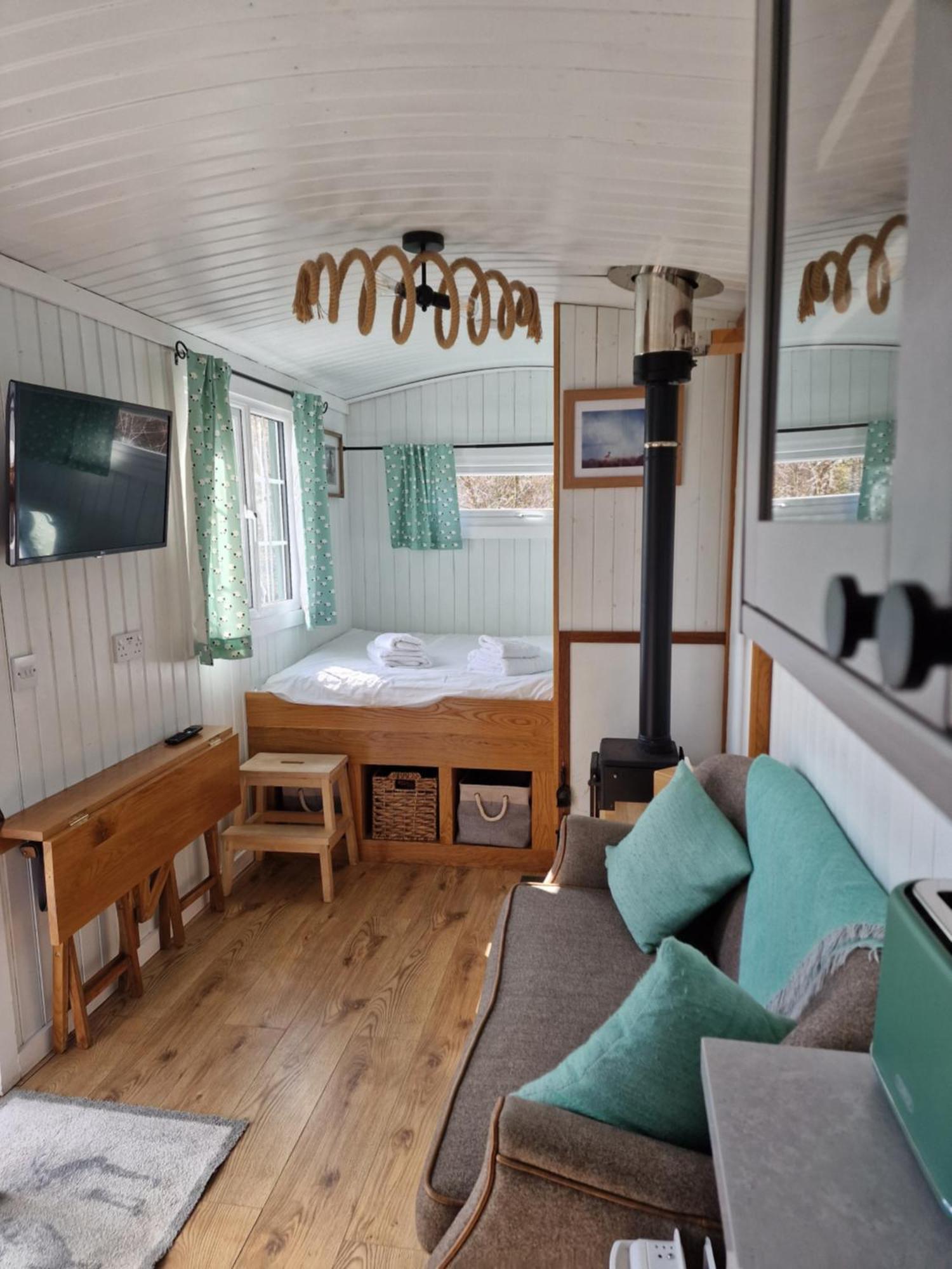 Dalnoid Cottages & Treehouses Nr Glenshee Buitenkant foto