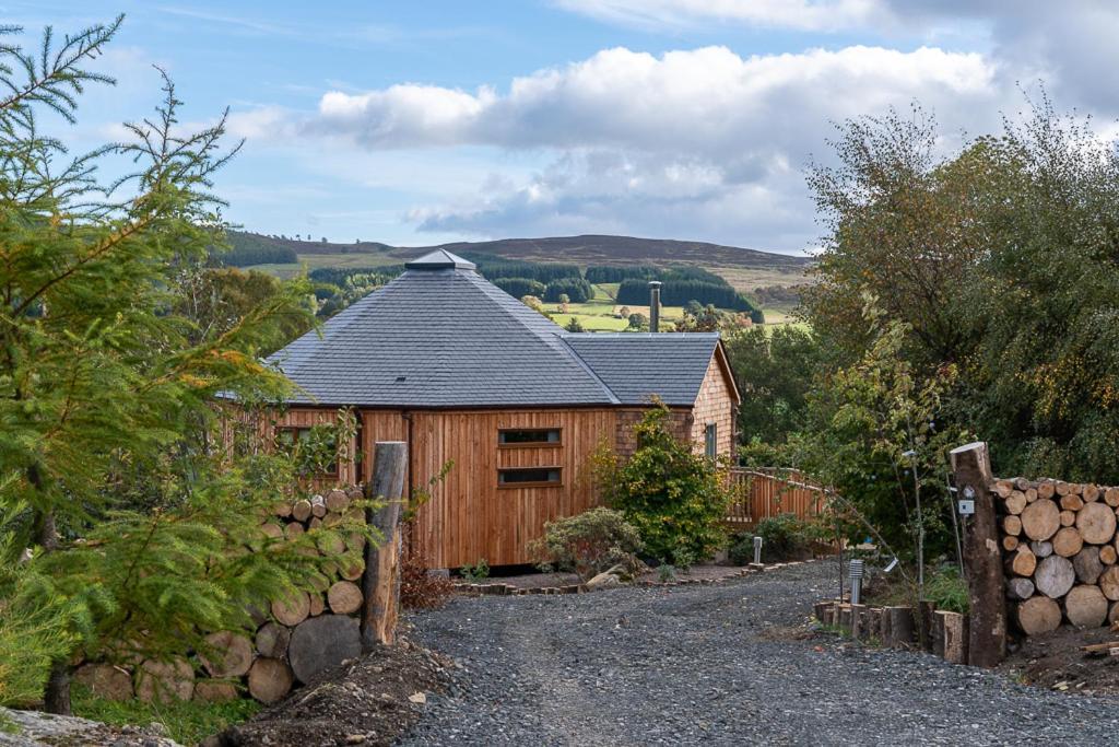 Dalnoid Cottages & Treehouses Nr Glenshee Buitenkant foto