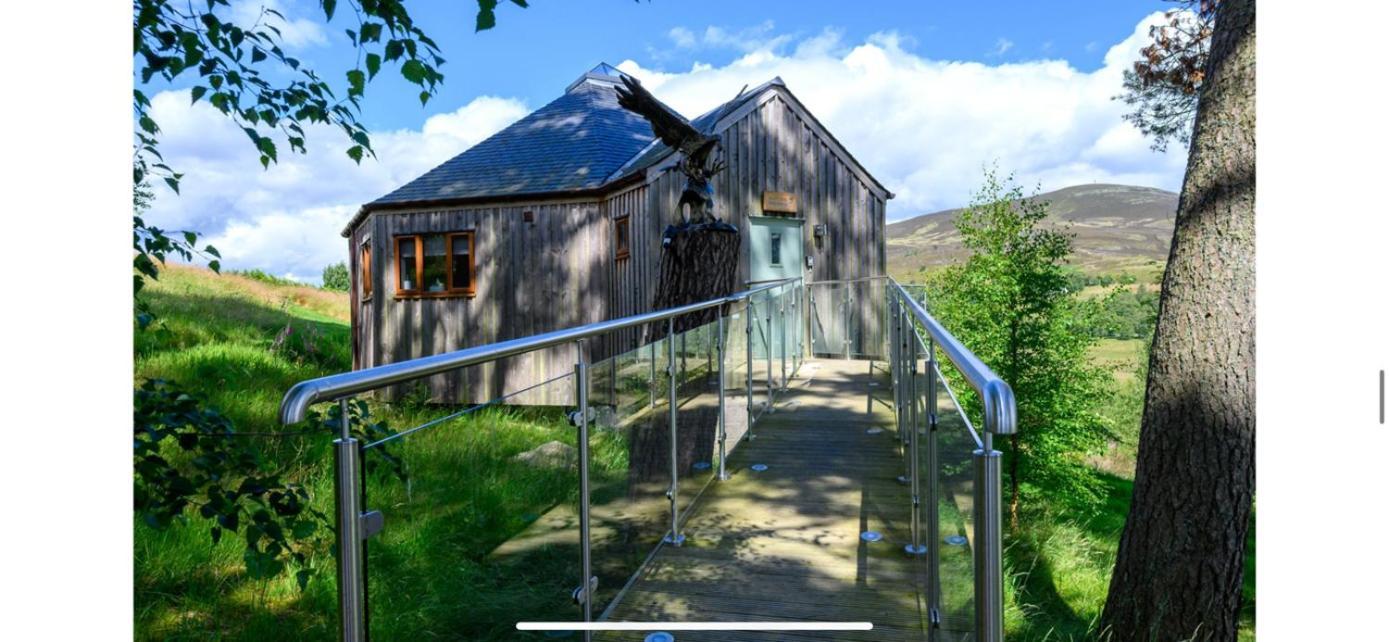 Dalnoid Cottages & Treehouses Nr Glenshee Buitenkant foto