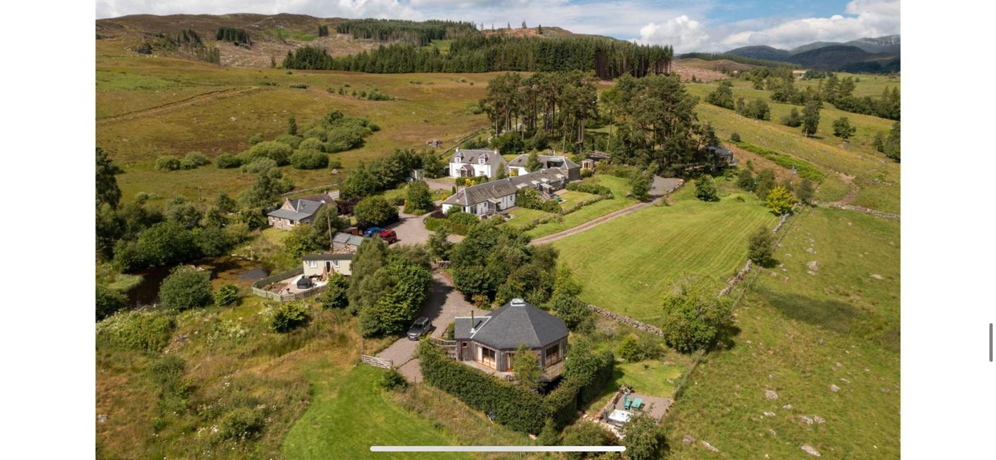 Dalnoid Cottages & Treehouses Nr Glenshee Buitenkant foto