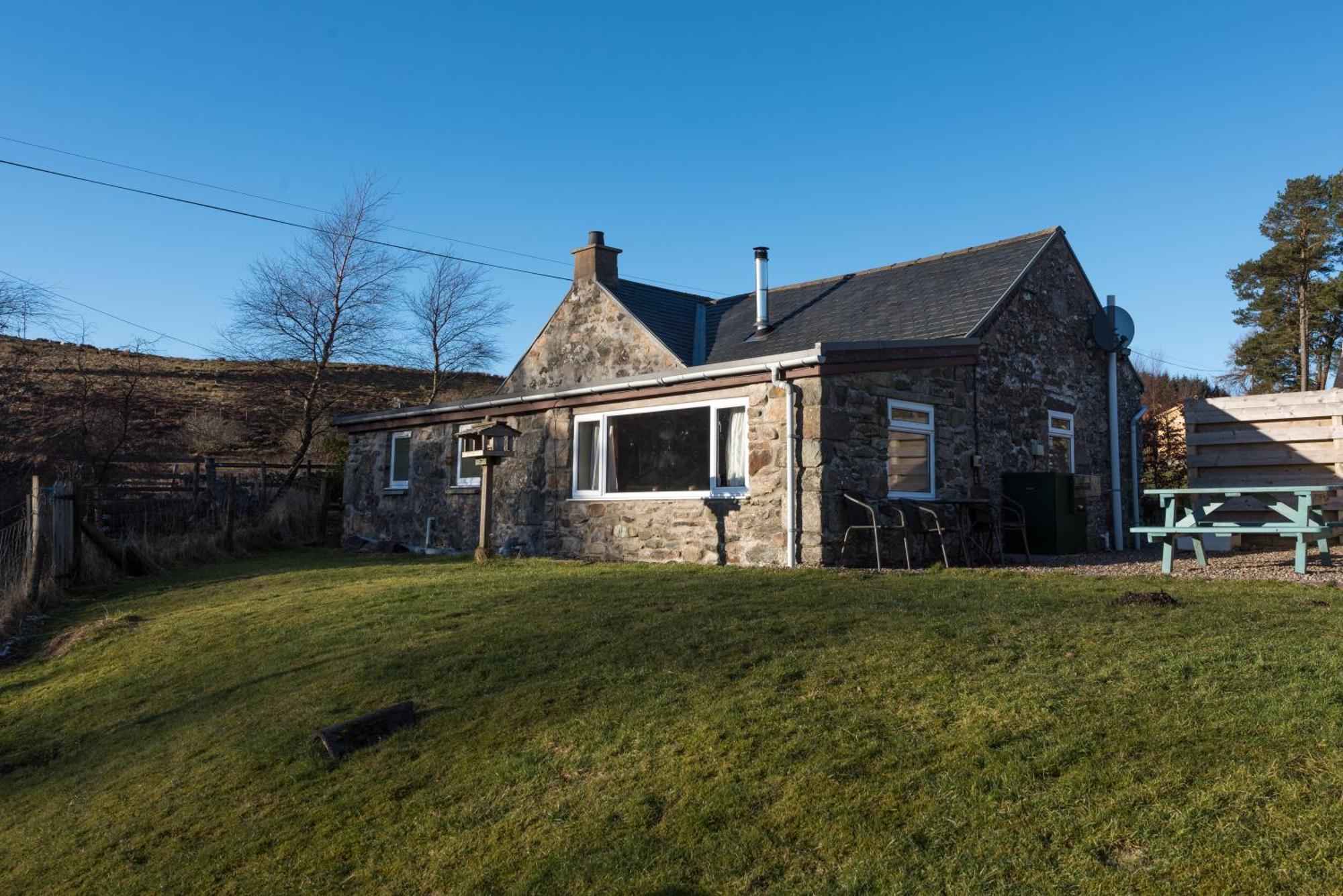 Dalnoid Cottages & Treehouses Nr Glenshee Buitenkant foto